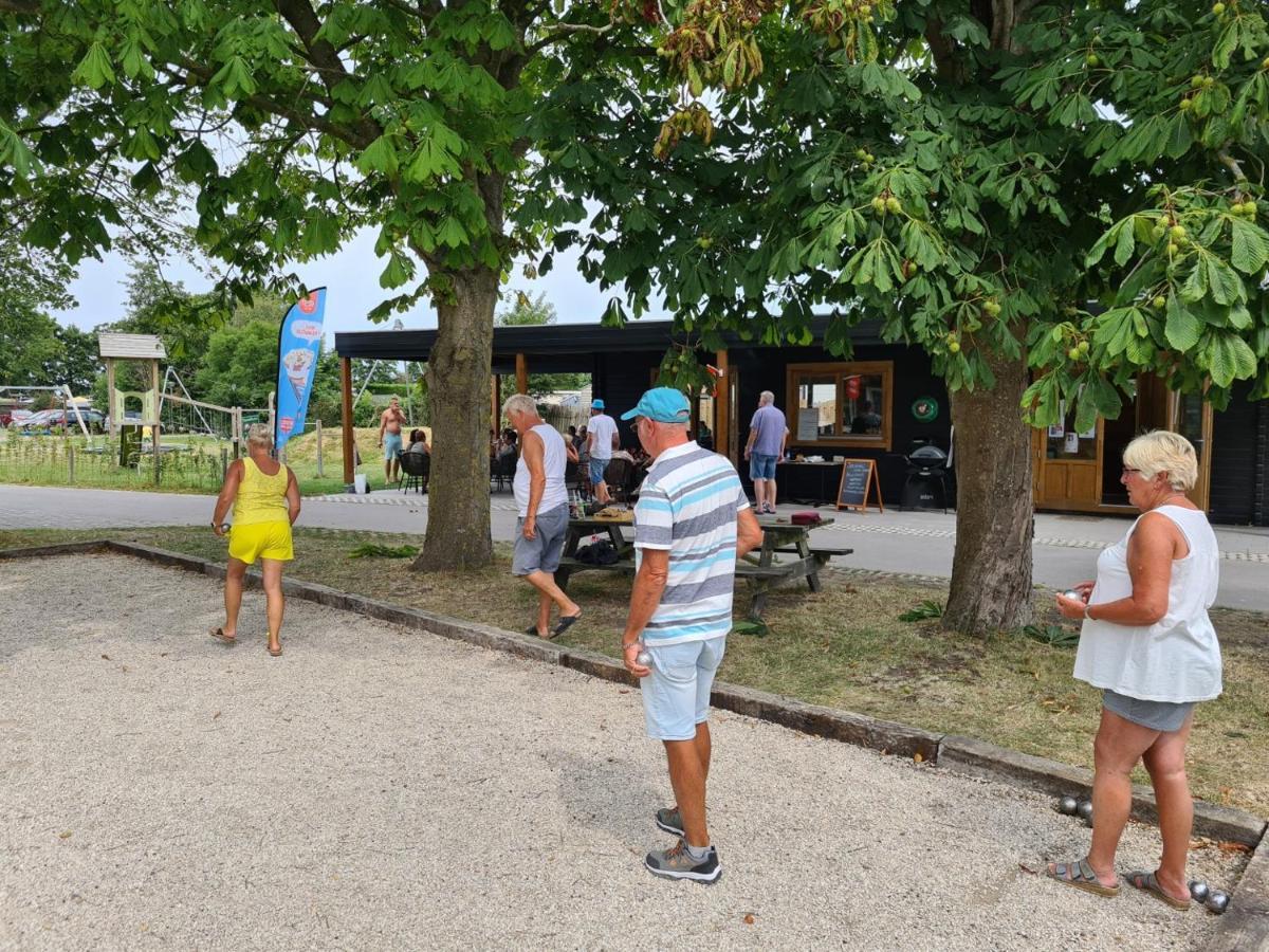 Bungalow 40 Op Recreatiepark De Wielen Sint Maarten Esterno foto